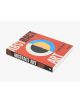 Абстрактно изкуство: е задължително четиво за любителите на историята на изкуството и абстрактното изкуство, с дързък черно-бял текст и ярък абстрактен кръгов дизайн на поразителната червена корица.-4-thumb
