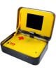 Аркадна игра Fizz Creations - Pac-Man е жълта портативна конзола с екран, червени бутони и контролен панел в отворен метален корпус, проектирана да наподобява ретро устройство за игра на класически игри PAC-MAN.-4-thumb