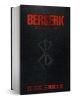 Berserk Deluxe Edition Vol. 13 е черна книга с твърди корици с червено релефно лого и текст. На гръбчето е отбелязано името на Kentaro Miura, отбелязано е, че това е том 13, и са изобразени японски йероглифи, като е подчертано пътуването до Elfhelm в Skel-1-thumb