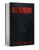Berserk Deluxe Edition Vol. 3 е черна фентъзи манга за възрастни с твърди корици, с червен текст на заглавието, тъмен релефен символ на корицата и надпис "Kentaro Miura" плюс цифрата 3, отпечатана в червено в долната част.-1-thumb