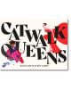 На илюстрованата корица на Карти за игра Thames & Hudson - Catwalk Queens са изобразени две бляскави жени в червени и розови рокли, които заемат уверени пози на фона на смели черни букви, подчертаващи това колекционерско издание със стилни модни карти.-thumb