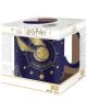 Чаша ABYstyle Harry Potter - Golden Snitch е синя чаша от 460 ml със златни и бели акценти, с дизайн на Golden Snitch. Представена в кутия от света на магьосниците, тя е идеалният подарък за фенове на Хари Потър.-3-thumb
