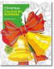 Корицата на коледната книга "Colour by Numbers" показва голяма червена панделка и жълти камбанки, частично оцветени, с неоцветен цветен фон. Заглавието и авторът, Джорджи Фърнс, се появяват в зелено поле на тази празнична книга за оцветяване.-thumb