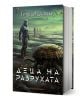 Книга със заглавие Деца на разрухата от Ейдриън Чайковски, книга 2, представяща фигура в скафандър на извънземен пейзаж с огромни насекомоподобни същества и летящи кораби на заден план.-4-thumb