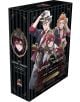 Изображението показва Disney Twisted-Wonderland: The Manga - Book of Heartslabyul Complete Box Set с илюстрирани герои в ярки костюми, бонус плакат и стилна черна кутия със златни и червени акценти.-1-thumb