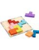 Цветните блокчета от пяна тетрамино са подредени върху решетъчна дъска с многоцветна рамка в логическа игра Djeco: Polyssimo, където някои елементи се съчетават, а други са отделени за предизвикателна игра.-2-thumb