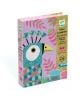Djeco "Комплект за рисуване с пясък и брокат - Dazzling Birds" е цветна кутия с изображение на стилизирана птичка сред розови листа, включваща контейнери за оцветяване с пясък и брокат, подходяща за деца 6-10 години.-1-thumb