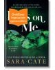 Клубът на похотливите играчи, книга 2: Eyes on Me - Сара Кейт - Жена, Мъж - Апостроф - EYESONME-1-thumb