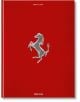 Книгата "Ferrari" е с червена корица със сребърна емблема на танцуващ кон в центъра, която улавя духа на Ferrari granturismo. В горната част е посочен авторът Пино Алиеви, а в долната - издателството Taschen.-1-thumb