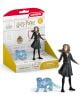 Фигурка Schleich: Хърмаяни с Патронус включва Хърмаяни в униформата на "Хогуортс" и синя видра-Патронус, опаковани в кутията на "Хари Потър" с логата на Wizarding World и Schleich.-2-thumb