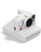 Фотоапаратът Polaroid Now+ Gen 3 за моментни снимки в бял цвят има дъгова ивица, голям кръгъл обектив, червен бутон за затвора и преден слот за снимки - идеален за моментална фотография.-2-thumb