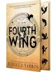 Корицата на "Четвърто крило" (колекция "Криле и нокти") е със силуети на черни дракони и богато украсени шарки върху злато, както и със слогана "Лети... или умри". На гръбнака също са изобразени множество дракони, което напомня за нейния свят на драконови-thumb