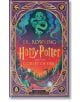 Илюстрована корица на книгата "Хари Потър и Огненият бокал", интерактивно издание, с магическа сцена със светещ дим във формата на череп, дракон и цветни орнаментирани рамки, украсени с мистични символи.-1-thumb