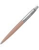 Бежов химикал Parker Jotter Originals химикалка Parker със сребрист клипс и горна част, с гравиран дизайн на стрелка и надпис "PARKER" върху металната част. Предлага се в книжарница Orange.-1-thumb