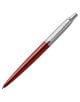Червено-сребърна химикалка Parker Royal Jotter Kensington Red CT с метален клипс и гравирана стрелка. Предлага се в книжарница Orange, има гладко, лъскаво покритие и бутон в горната част за удължаване на върха.-1-thumb