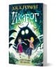 Корицата на "Икабог - второ издание" е с рускоезична илюстрация на две деца, които бягат от тъмно същество със светещи очи във вълшебна гора - цветна и причудлива детска приказка.-1-thumb