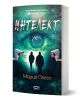Корицата на книгата Интелект изобразява две фигури, които вървят към светещо дигитално око, заобиколени от камери за наблюдение. Заглавието и името на автора са изписани на кирилица, което отразява мистериозното, футуристично излъчване на криминален роман-1-thumb