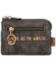 Anekke Dreamverse card holder, 12 x 8 cm: малко кафяво портмоне с текстура, изработено от синтетична кожа, с джоб с цип, метален чар, надпис "LOVE ALL THE WORLDS" отпред и етикет от плат Anekke Dreamverse отстрани.-5-thumb