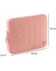 Калъф за лаптоп Miquelrius Urban Soft Pink 13"/14" е розов капитониран калъф с цип, размери 345x245x25 мм, със зашит решетъчен мотив и малко квадратно лого в долния десен ъгъл.-3-thumb