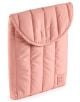 Светлорозовият ватиран калъф за таблет Miquelrius Urban Soft Pink 10" е с вертикални шевове, извита капачка и малък правоъгълен етикет в долния преден ъгъл.-1-thumb