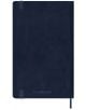 Затворен, сапфирено син Moleskine Класически син ежедневник тефтер-органайзер 2026 с меки корици, ластик и отметка стои изправен на бял фон - идеален за бележки или органайзер през 2026 година.-7-thumb