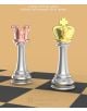 Две шахматни фигури - сребърна царица с розова корона и сребърен цар със златна корона - стоят върху шахматна дъска. Ключодържател Metalmorphose - Kigs Chess е перфектният подарък за шахматисти, който почита силата на царя и царицата.-7-thumb