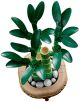 Комплектът „LEGO Botanicals Бамбук за късмет“ включва три бамбукови стъбла със зелени листа, сиви камъчета и кафява рамка, като създава декоративно растение, което придава късмет и стил на всяко пространство.-3-thumb