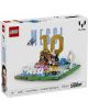 Кутията на комплекта „LEGO Editions Лионел Меси“ съдържа 500 елемента, името на Меси, голяма жълта цифра 10, елементи с футболна тематика и неговия образ върху опаковката. Този колекционерски комплект е предназначен за футболни фенове на възраст над 10 го-1-thumb