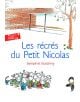 На корицата на книгата „Les Recres du petit Nicolas“ е изобразена група смеещи се деца, като едно момиче стои настрана и държи играчка. Тухлената стена и дървото на заден план подсказват за приключенията в училищния двор, които са в центъра на историята. -thumb