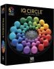 Кутия за IQ Circle логическа игра от Smart Games, показваща цветни, свързани помежду си кръгли фигури, подредени в спирала на черен фон. Предлага се в книжарница Orange; за възрасти 14+ и включва 120 предизвикателства.-1-thumb