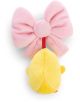 Плюшен магнит Nici Molang - Пиле Piu Piu, 4 см представлява жълто пиленце с малки крилца и голяма, мека розова панделка с червена лента. Фигурката е част от серията Molang и е обърната наобратно под панделката.-3-thumb