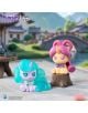 Две ярки Мини фигурка My Little Pony - Home is Protection Magic Bottle, асортимент фигурки, една тюркоазена еднорожка и едно жълто пони, са изложени на открито до мост и класически сгради. Очарователни колекционерски артикули. Лого: Funism My Little Pony.-5-thumb