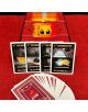 На червен плот е изобразена настолна игра Exploding Kittens: Котешки крадец, с четири карти Exploding Kitten, подредени пред разперена ръка, и кутията на играта със симпатична анимационна котка.-5-thumb