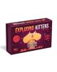 Червена кутия с настолна игра Exploding Kittens: Парти пакет, на който е изобразена анимационна котка, която се взривява от експлозия. Парти игра е за 2-10 играчи на възраст 7+ и има дизайн с конфети и лазерни лъчи.-1-thumb