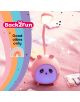 Симпатична розова настолна лампа „Back2Fun“ на Miquelrius във формата на панда стои върху розова маса, украсена с дъги, звезди и надпис „Good vibes only“ — идеална за всяка детска стая.-10-thumb