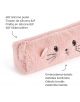 Несесерът Miquelrius Back2Fun Fluffy Club – Мишле е розов, плюшен несесер във формата на животно с бродирано личице, розов цип и силиконова дръжка Back2Fun – идеален за вашите ученически принадлежности. Многоезичният текст описва характеристиките му.-3-thumb
