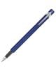 На бял фон е показан син Писалка Caran d'Ache 849 Metal Blue със сребърен клипс и перо. Писалката, която вероятно е от серията Caran d'Ache 849, е разположена диагонално с перо, насочено надолу и наляво.-1-thumb