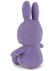 Плюшена играчка Miffy Eco Corduroy - лилав заек, 23 см от Bon Ton Toys е изобразена седнала, обърната настрани, с изправени дълги уши и леко изпъната лява ръка. Меката материя е с хоризонтални велурени грапавини.-3-thumb