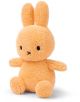 Плюшена играчка Miffy Terry - оранжев заек, 23 см, с изправени уши, кръгли черни очи и Х-образна уста-идеален подарък за момиченце или колекция от играчки на бял фон.-2-thumb