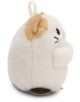 Малка, кръгла плюшена играчка Nici Mymochi Minis, наподобяваща бяла и загоряла котка, с пришити черти на лицето, малки ушички и примка за закачане отгоре. Тази плюшена играчка има мека, пухкава текстура и е снимана отстрани.-2-thumb