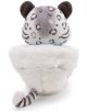 Плюшена играчка Nici - Снежният леопард Eleni, 20 см., седящ, с бяло-сиво петнисто тяло, кафяви уши и раирана опашка, показан отзад. Играчката седи в пухкав бял чувал от колекцията Ниси Грийн.-7-thumb