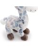 Плюшена играчка Nici - Жирафчето Winny, 20 см, е плюшен жираф със светлосини и лилави петна, кафяви копита и бяла опашка, изработен от рециклирани материали за екологичен ефект. Показан от врата надолу на бял фон.-5-thumb