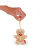 Една ръка държи плюшена играчка за елха Legami - Gingerbread с жълта примка. Усмихнатото джинджифилово човече с червена папийонка и бяла глазура е готово да се закачи на вашата коледна елха, разположена на бял фон.-4-thumb
