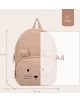 Раничката за детска градина „Vadobag Kidzroom Comfort Friends“ е бежова раница за деца с изображение на мечешко лице и уши. Тази мека детска раница е с размери 31 см височина, 22 см ширина и 9 см дълбочина, като предлага просторен обем от 6,1 литра. За ср-6-thumb