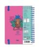 Седмичен тефтер-органайзер Grupo Erik Frida Kahlo 2026 е цветен планер в размер А5 със спираловидна подвързия, розова корица, сини пръстени и ленти, с илюстрирана маймуна върху листа и многоезични данни за 2026 г.-2-thumb