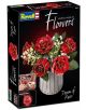 Сглобяем модел Revell - Сън за рози, 326 части: кутията показва ваза с червени дървени рози и бели цветя, включва 326 DIY елемента за флорална декорация и има аромат на цветя върху опаковката.-1-thumb