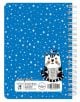 Тефтерче Drasca Be Inspired Buddy A6 със спирала, 80 листа е син тефтер със спирала с бели точки и илюстрирана черно-бяла котка с малка синя птица на главата в долния десен ъгъл.-3-thumb