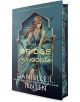 The Bridge Kingdom Deluxe Edition (The Bridge Kingdom Book 1) е зашеметяваща книга с твърди корици, с илюстрирана жена в тийн рокля с меч на фона на богато украсени листа - идеална за всяка колекция от фентъзи романси.-thumb