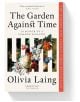 Корицата на "Градината срещу времето" е със смел черен текст, цветни и градински илюстрации, видими през вертикални ленти, и цитати от рецензии в горната и долната част на кремав фон.-2-thumb