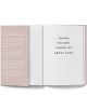 Отворената книга разкрива на дясната страница "Нещата, на които никой не ни научи за любовта", а на лявата страница е поместено посланието на Векс Кинг за любовта към себе си и вдъхновението за тази проницателна книга за взаимоотношенията.-2-thumb